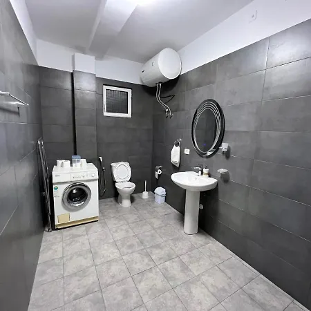 House Center 3 إلباسان