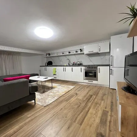 House Center 3 إلباسان