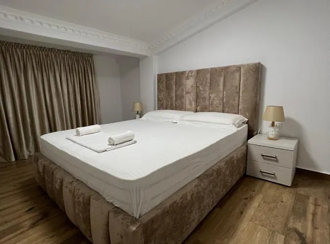 Apartment House Center 3