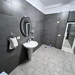 House Center 3 Apartment
