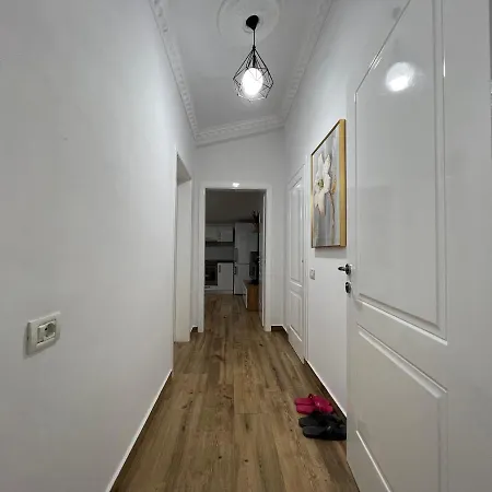 House Center 3 Apartment
